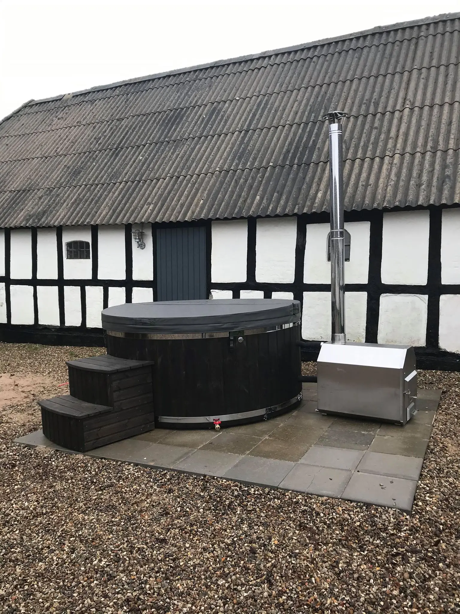 Wellness Vildmarksbad m. udvendig ovn